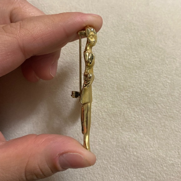 VIP Gold Toned Woman With Child Brooch - Picture 4 of 4